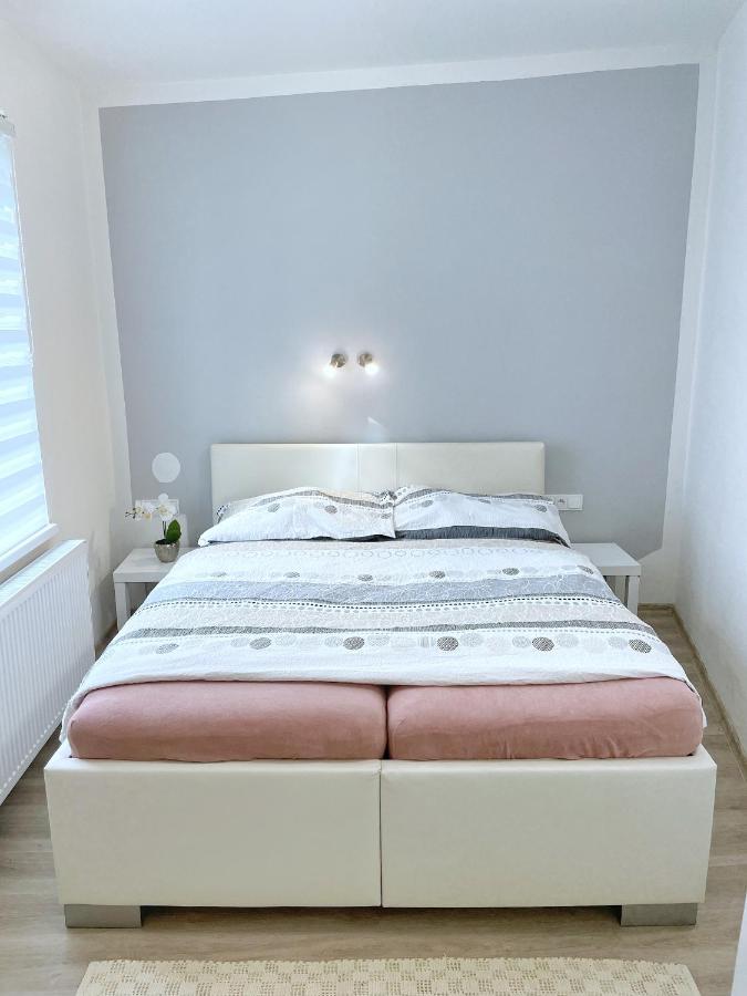 U Namesti Apartment *